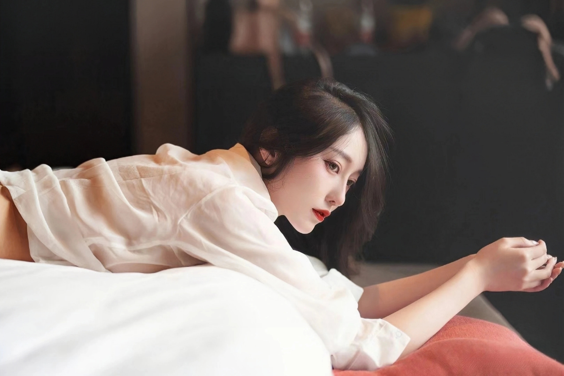 国台办：决不允许有人一边在大陆赚钱 一边支持“台独”分裂活动